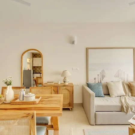 The Pearl 1 Bhk Apartment By Tisyastays